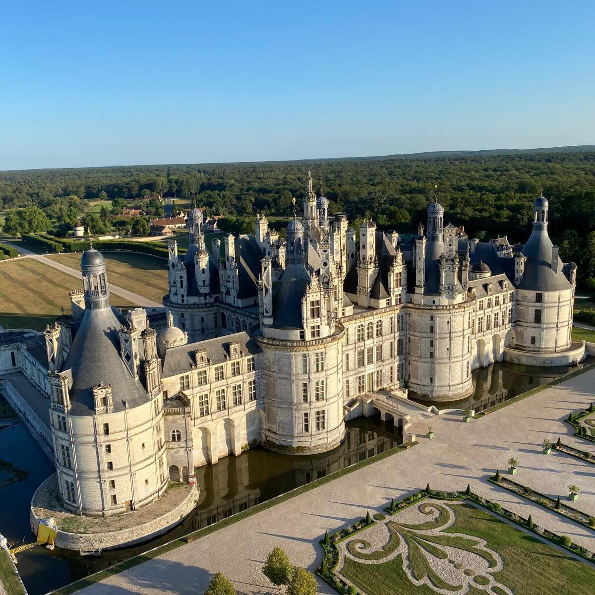 Château de Chambord au levé du soleil